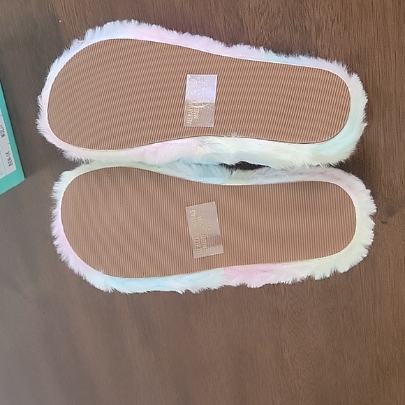 Girls Fuzzy Slippers with Strap - Picture 6 of 8